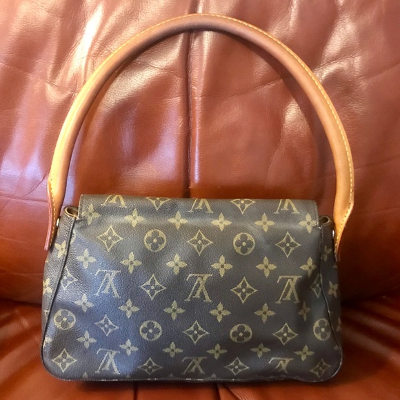 Meet your Posher, Becky - Picture 3 of 4